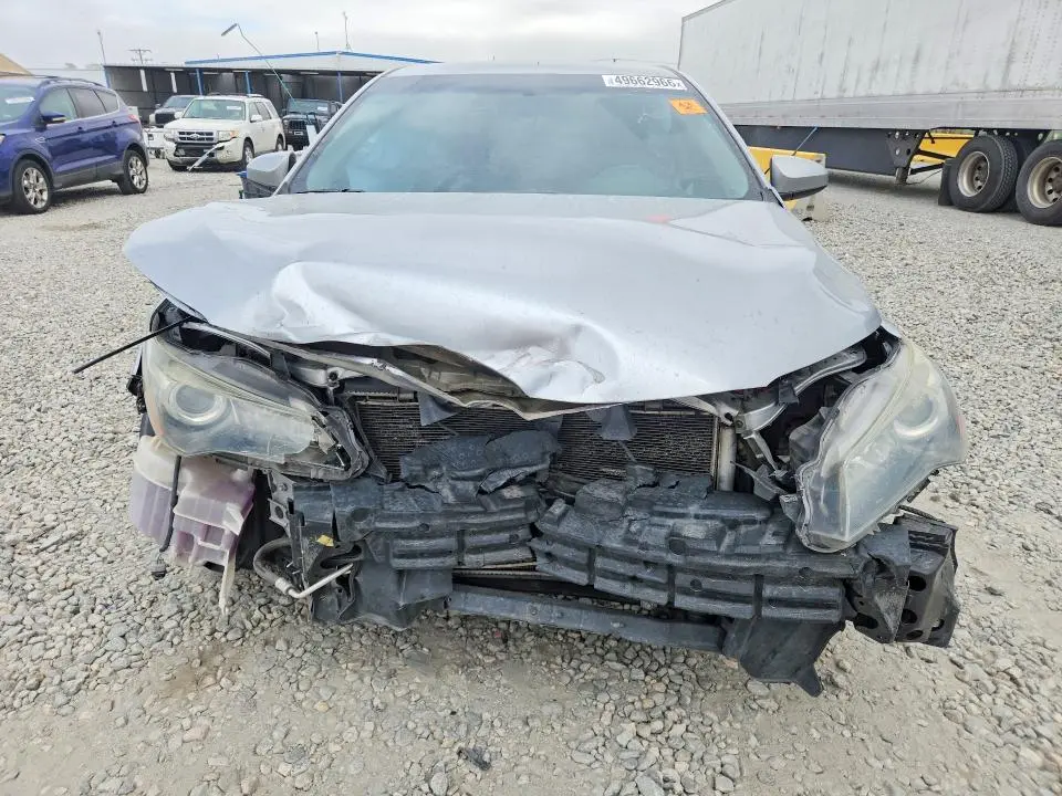 2015 TOYOTA CAMRY SE  