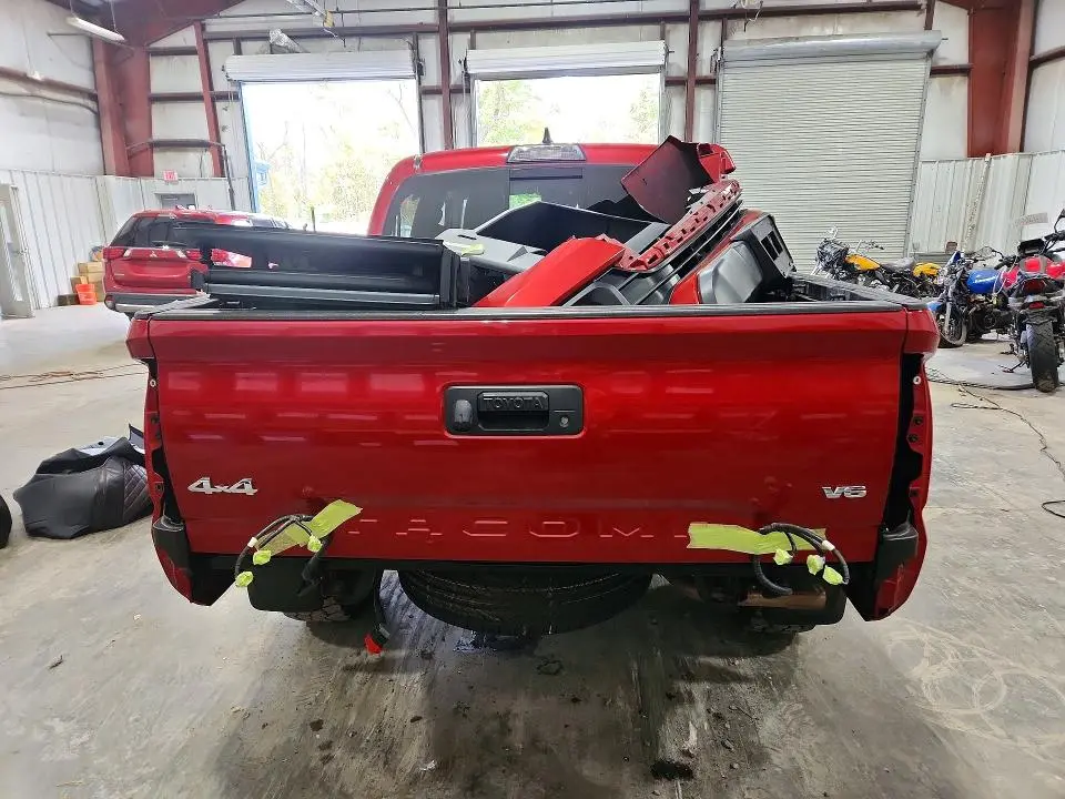 2019 TOYOTA TACOMA SR5 V6  