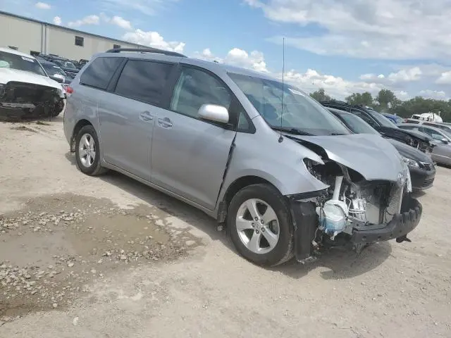 2014 TOYOTA SIENNA LE  