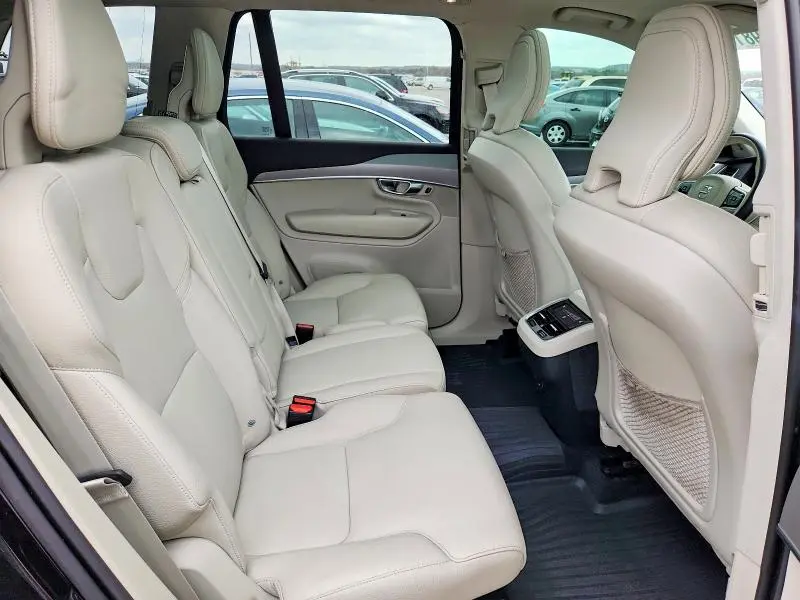2023 VOLVO XC90 CORE  