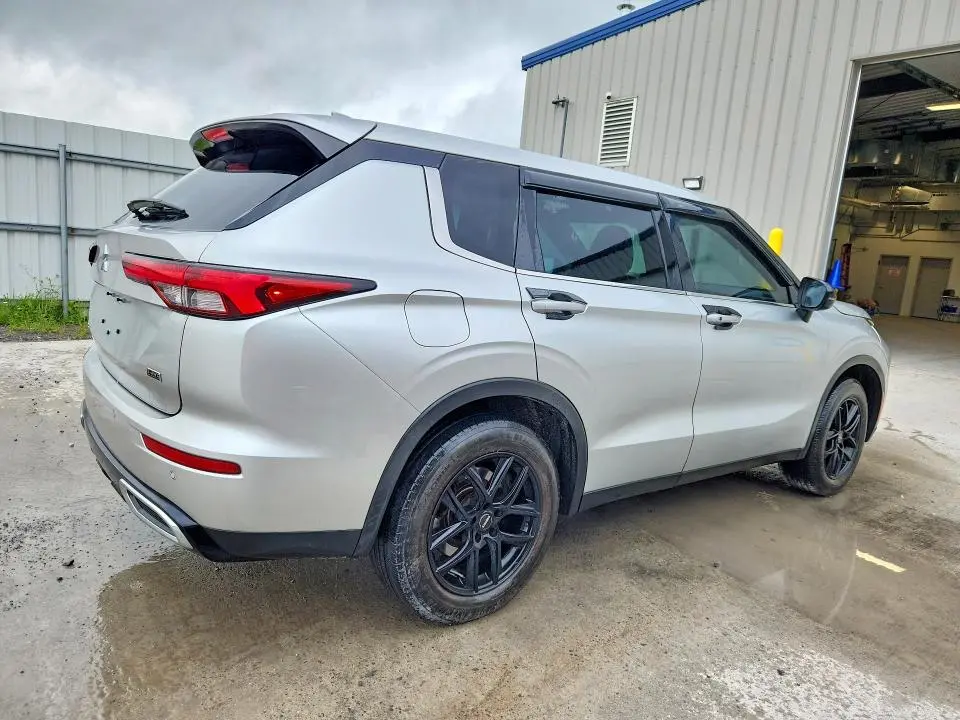 2023 MITSUBISHI OUTLANDER SE  