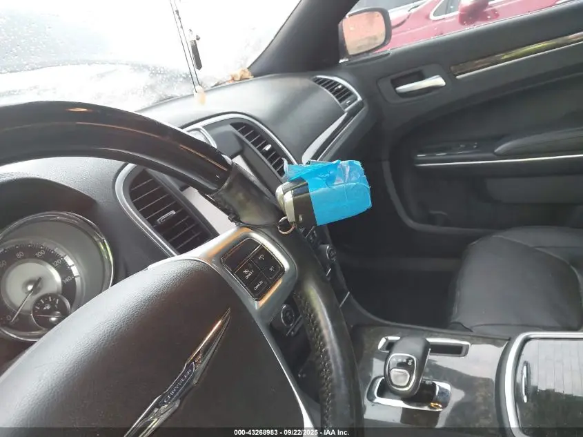 2012 CHRYSLER 300 LIMITED