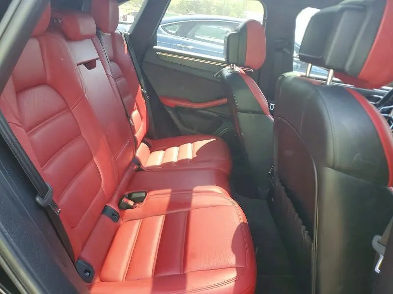 2021 PORSCHE MACAN GTS  