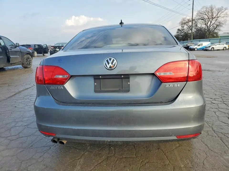 2012 VOLKSWAGEN JETTA SE  