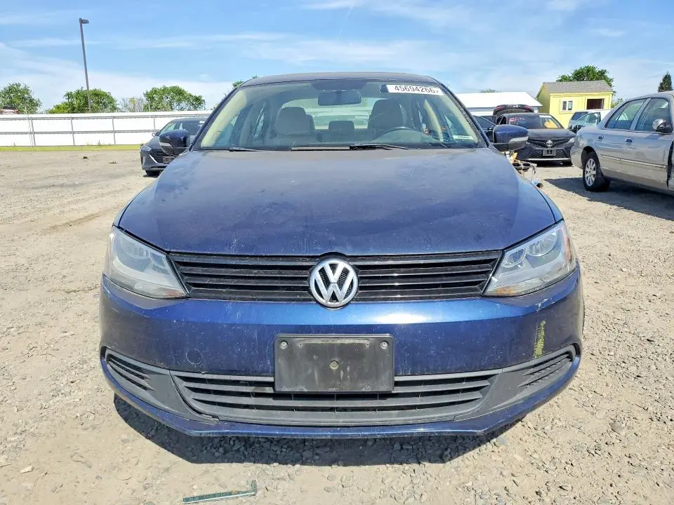 2012 VOLKSWAGEN JETTA SE  