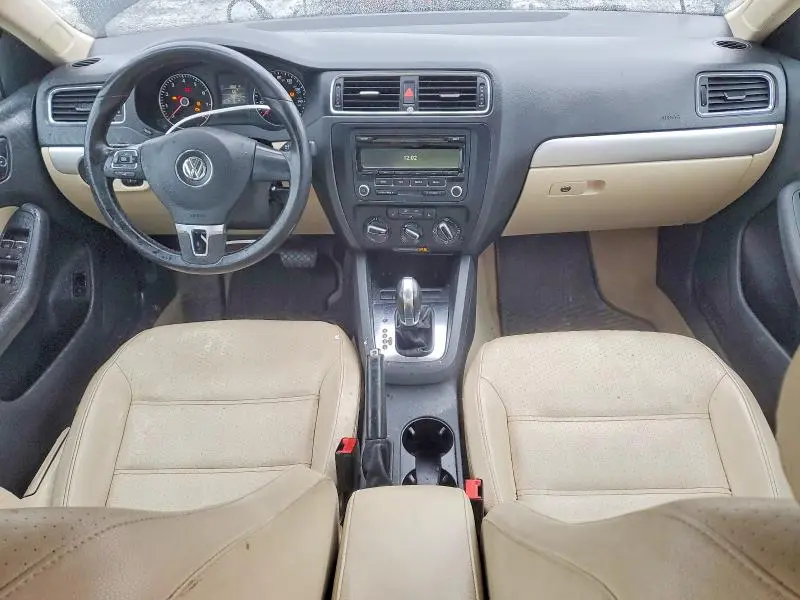 2013 VOLKSWAGEN JETTA SE  