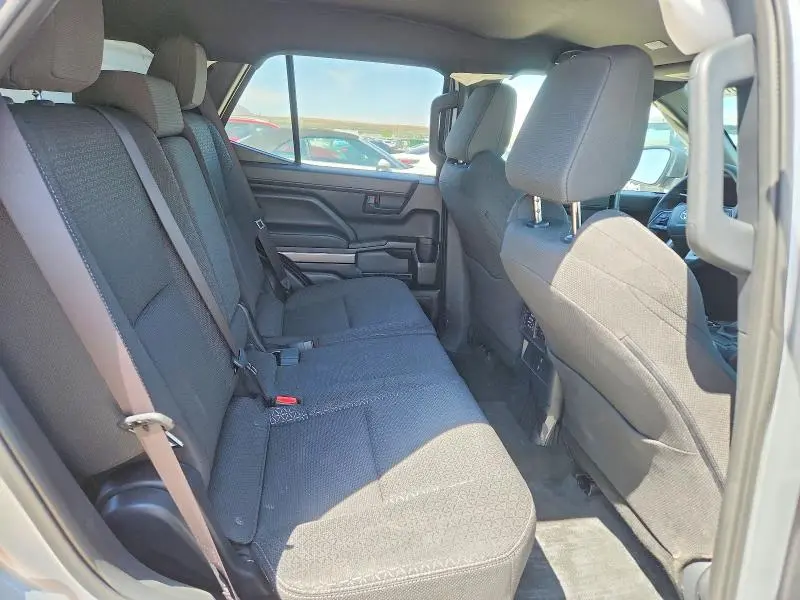 2025 TOYOTA 4RUNNER SR5  