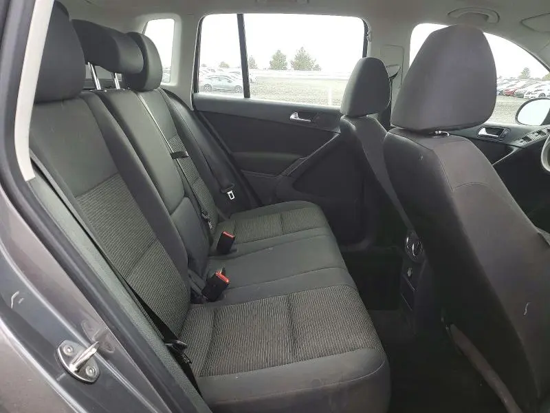 2012 VOLKSWAGEN TIGUAN S  