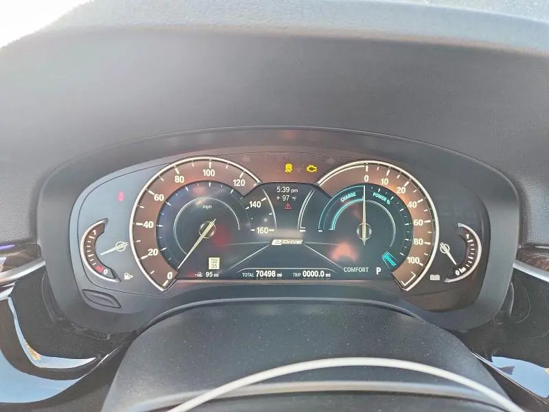 2019 BMW 530E   