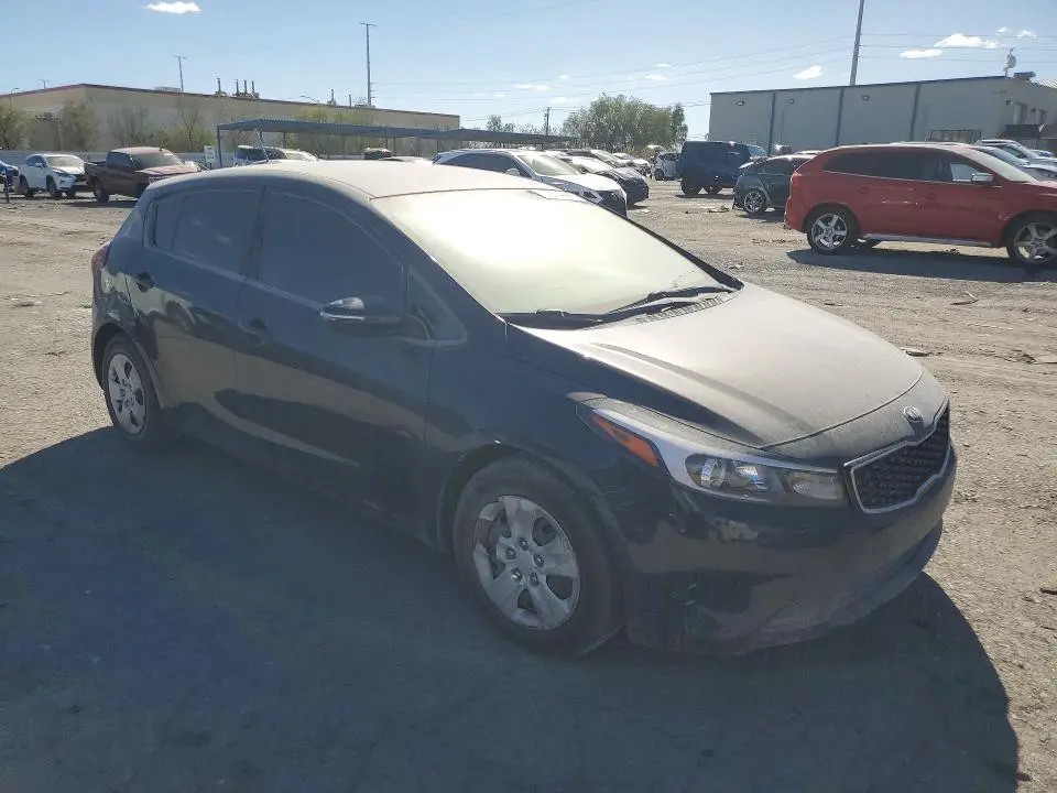 2017 KIA FORTE LX  