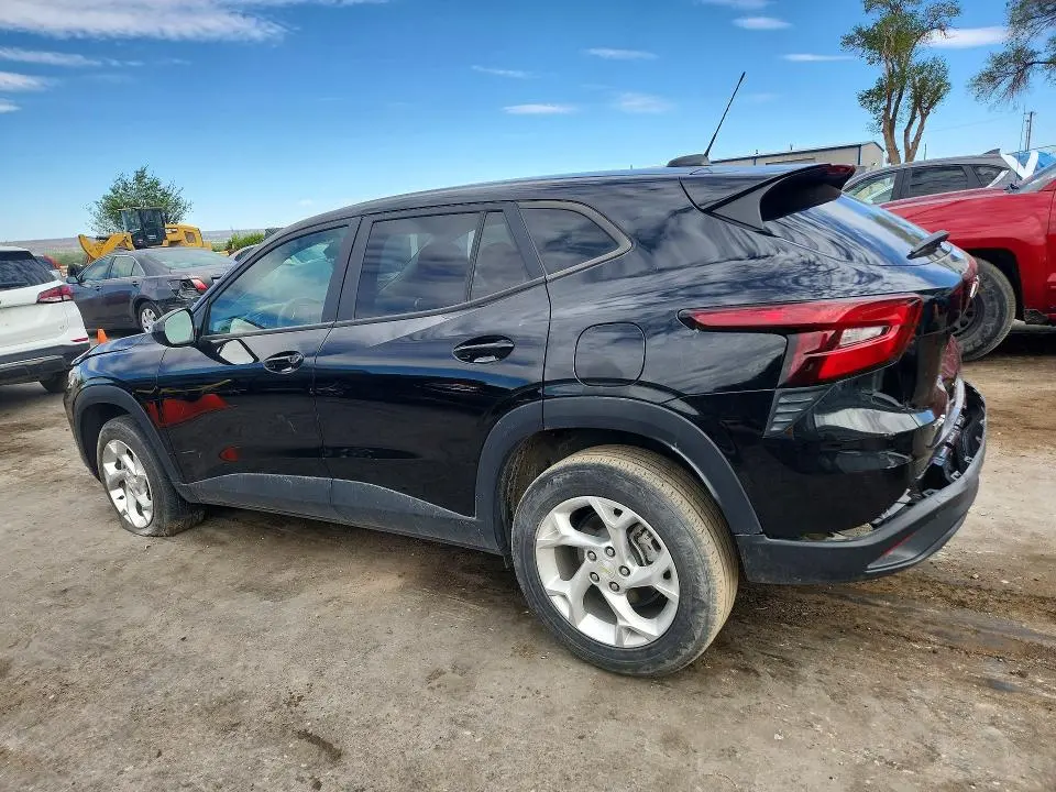 2024 CHEVROLET TRAX LS  
