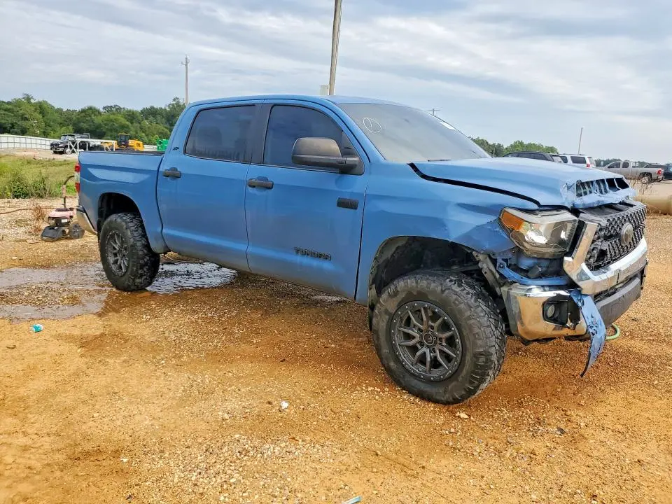 2020 TOYOTA TUNDRA SR5  
