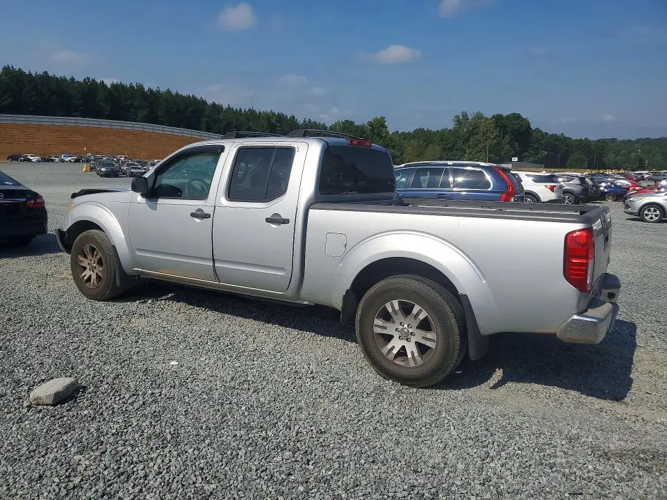2010 NISSAN FRONTIER SE V6  