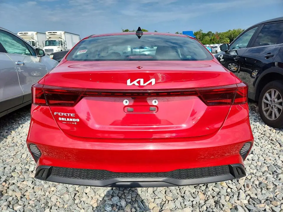 2023 KIA FORTE LXS  