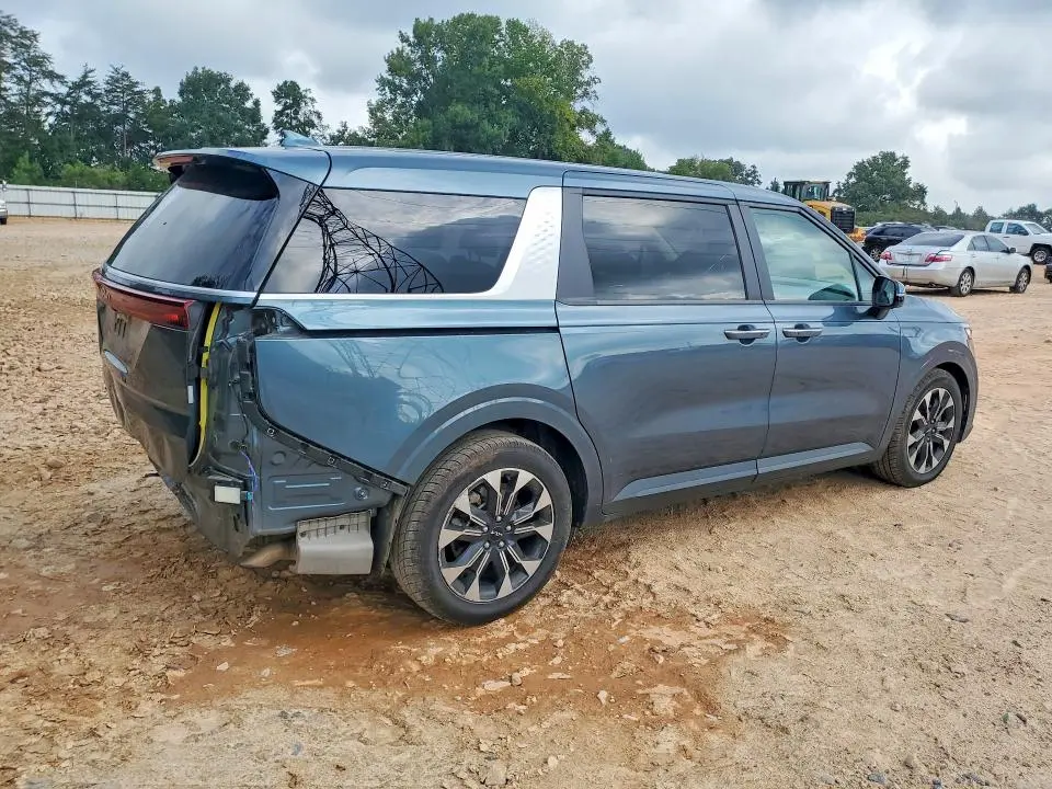 2024 KIA CARNIVAL EX  