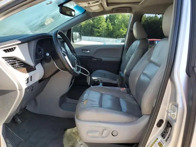 2015 TOYOTA SIENNA XLE  