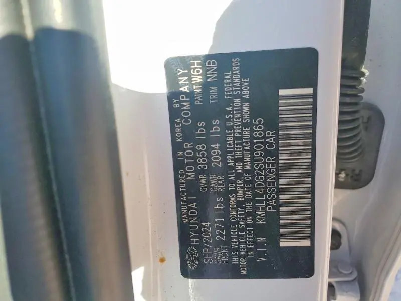 2025 HYUNDAI ELANTRA SE  