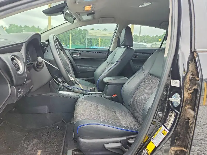 2019 TOYOTA COROLLA SE  