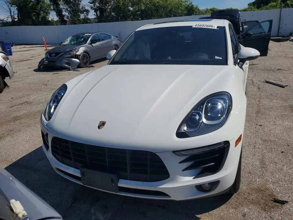 2018 PORSCHE MACAN   