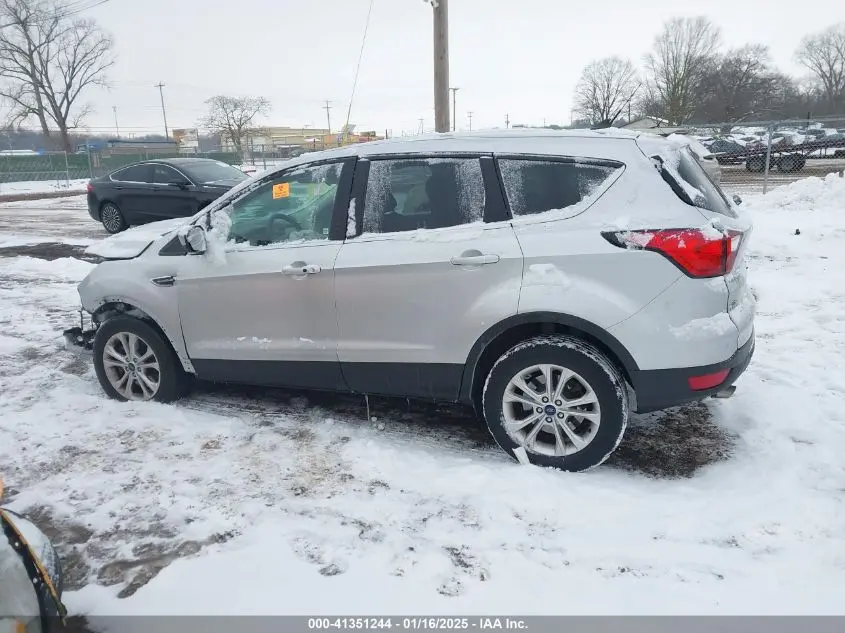 2019 FORD ESCAPE SE