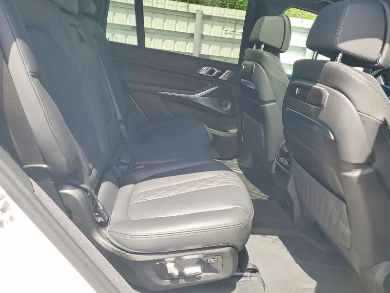 2025 BMW X7 ALPINA XB7  