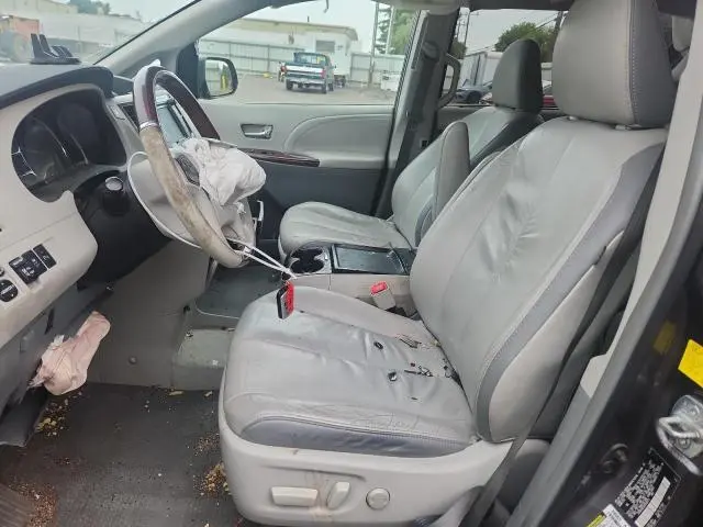 2011 TOYOTA SIENNA XLE  