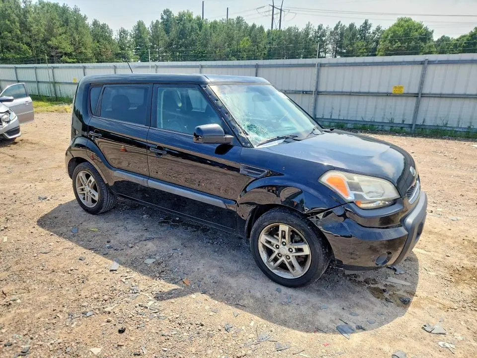 2011 KIA SOUL +  