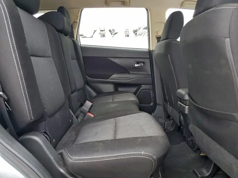 2018 MITSUBISHI OUTLANDER ES  