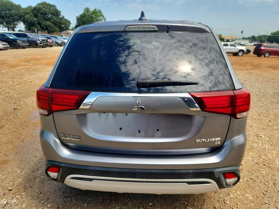 2019 MITSUBISHI OUTLANDER SE  