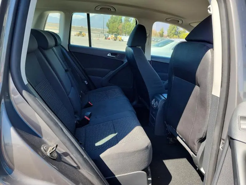 2011 VOLKSWAGEN TIGUAN S  