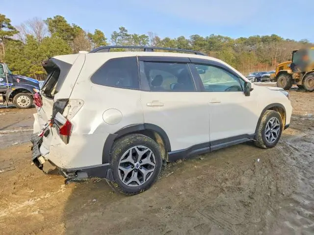 2021 SUBARU FORESTER   