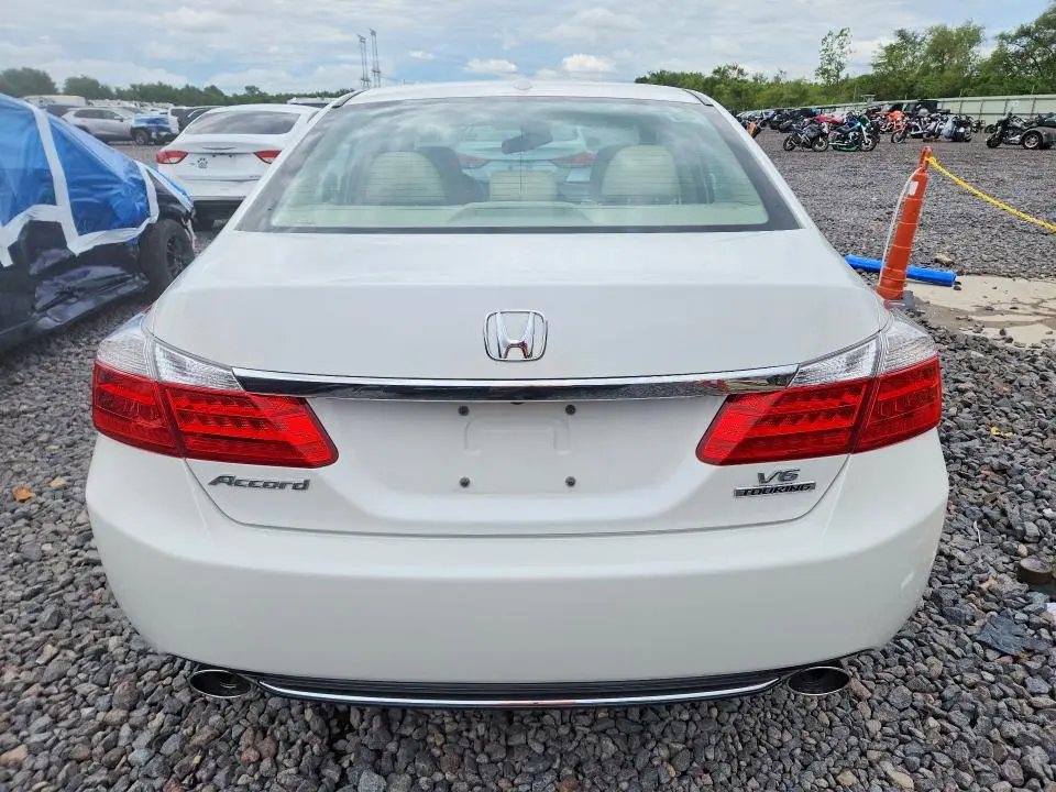2015 HONDA ACCORD TOURING  