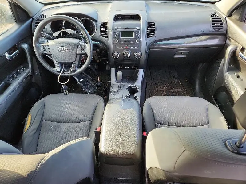 2013 KIA SORENTO LX  