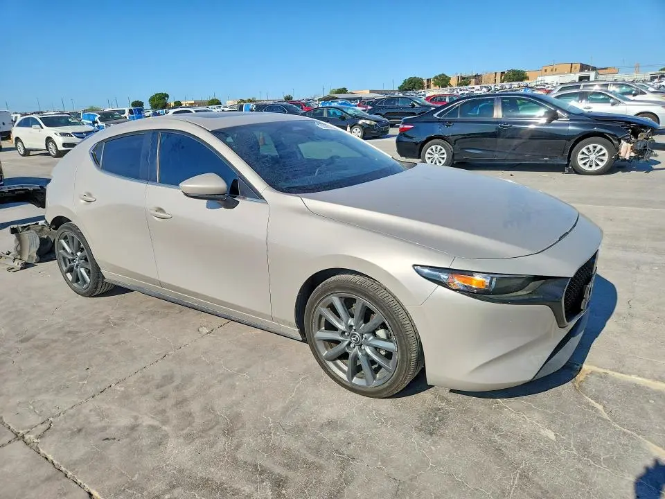 2024 MAZDA 3 PREFERRED  