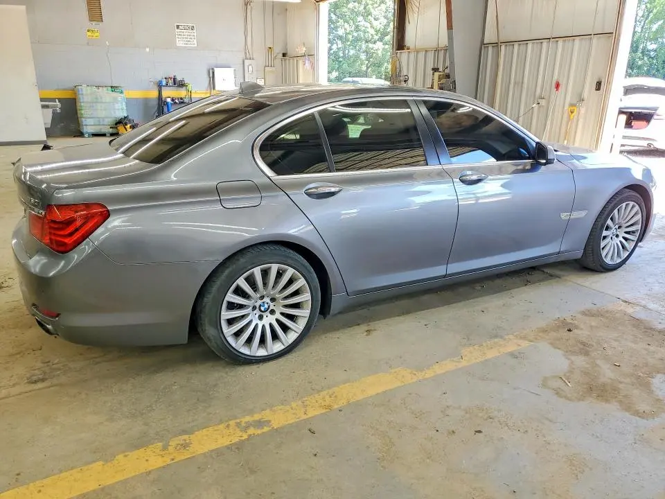 2012 BMW 750 XI  