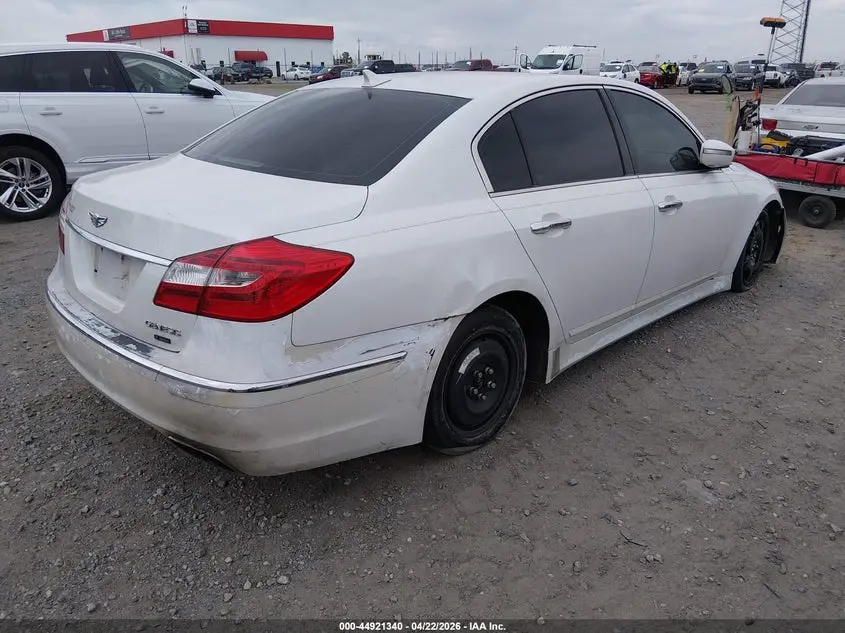 2013 HYUNDAI GENESIS 3.8