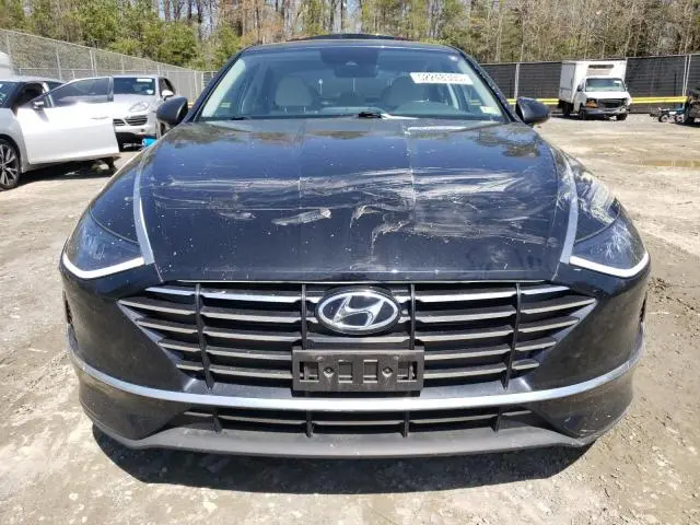 2022 HYUNDAI SONATA SE  