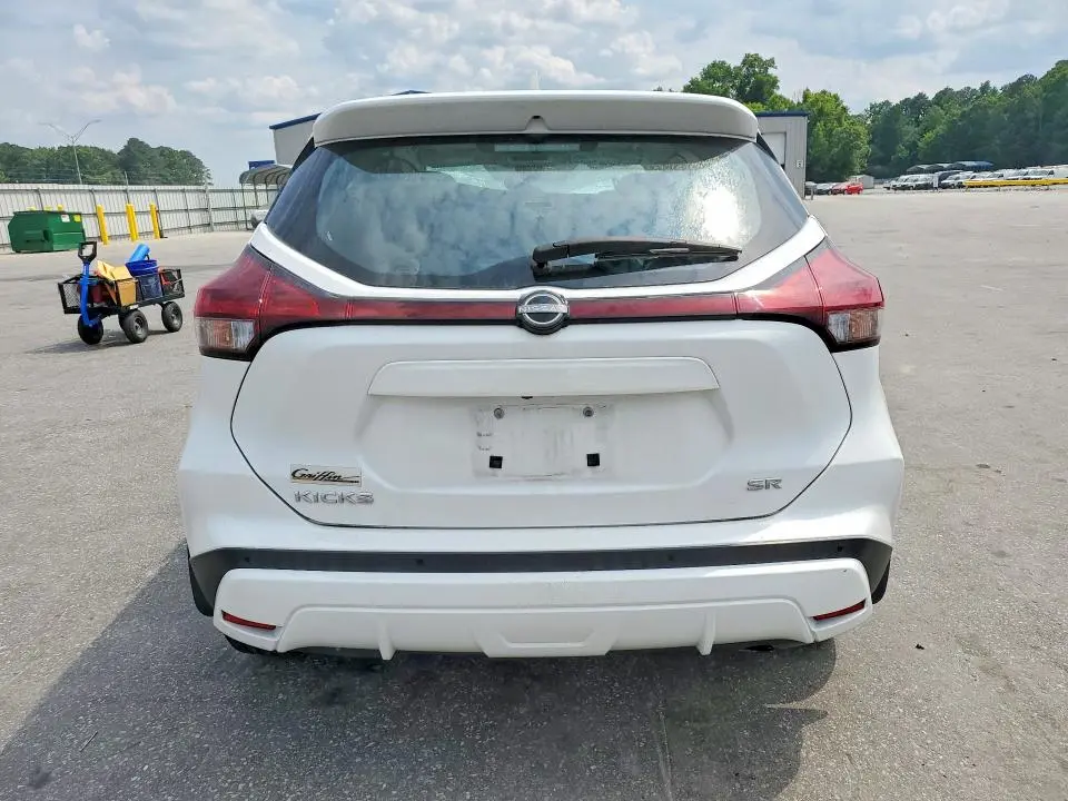 2024 NISSAN KICKS SR  