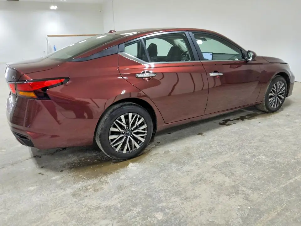 2023 NISSAN ALTIMA SV  