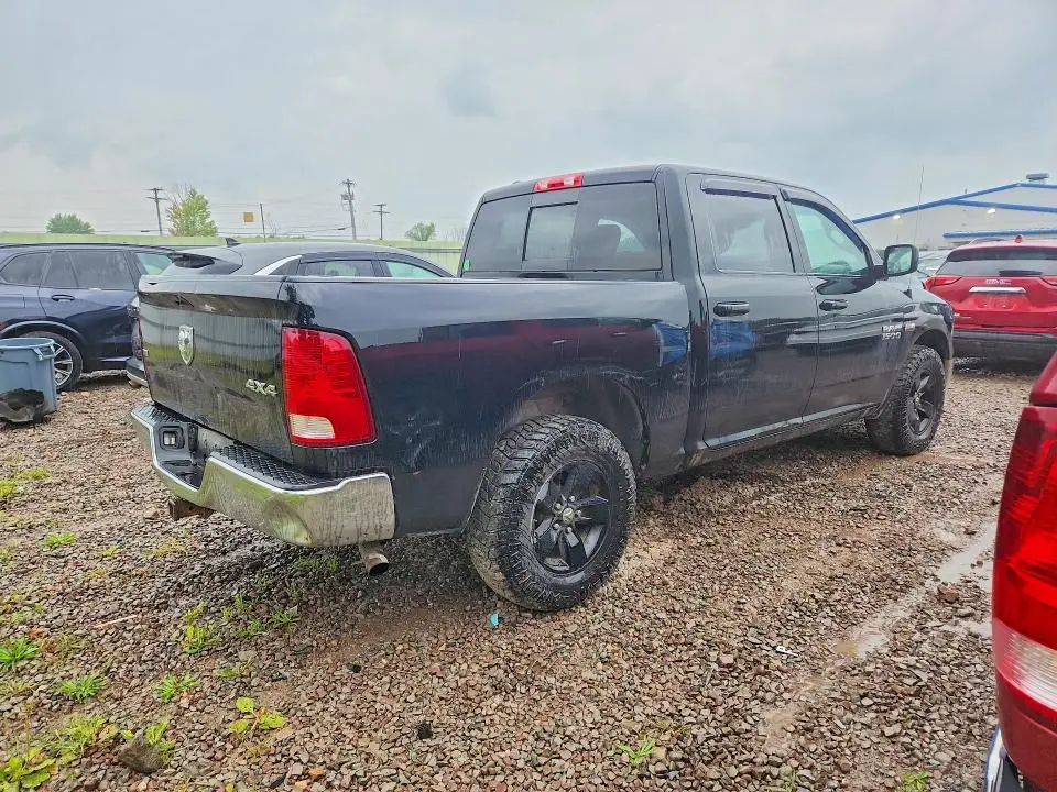 2018 RAM 1500 SLT  