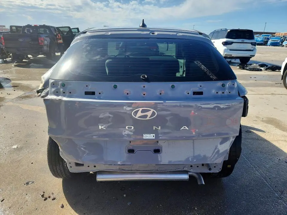 2025 HYUNDAI KONA SE  