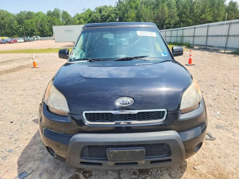 2011 KIA SOUL +  