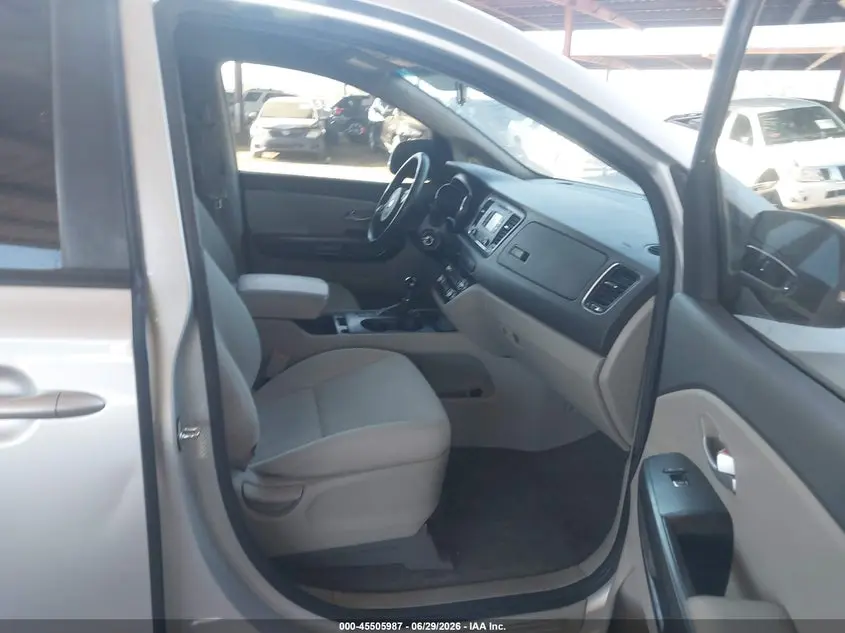2016 KIA SEDONA LX