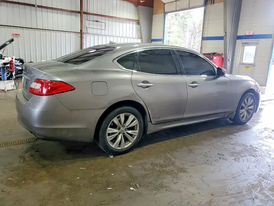 2011 INFINITI M37 X  