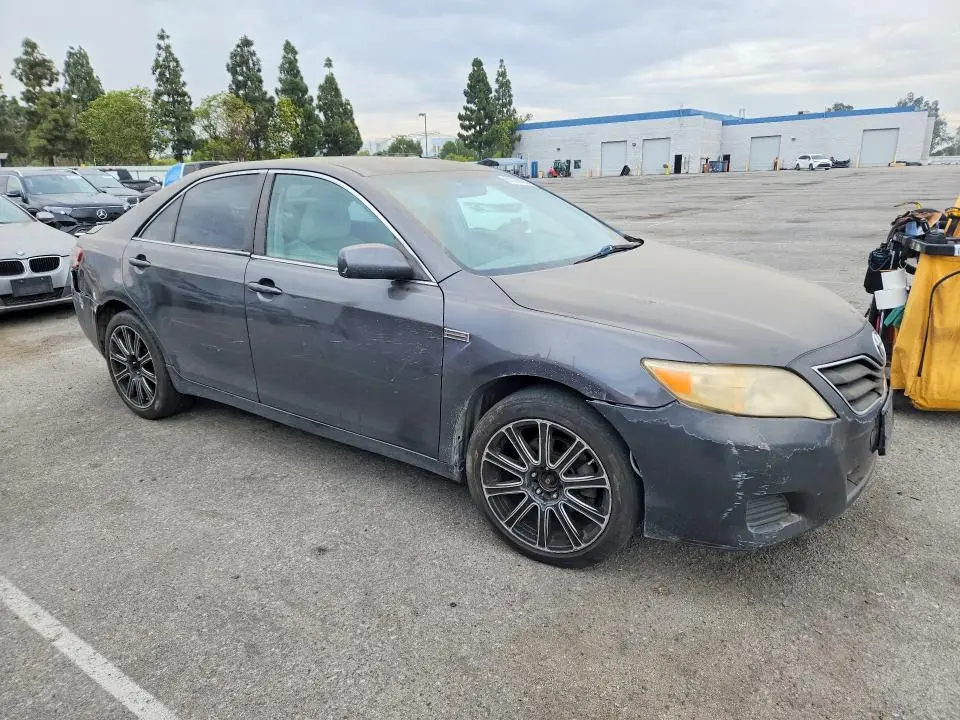 2011 TOYOTA CAMRY LE  