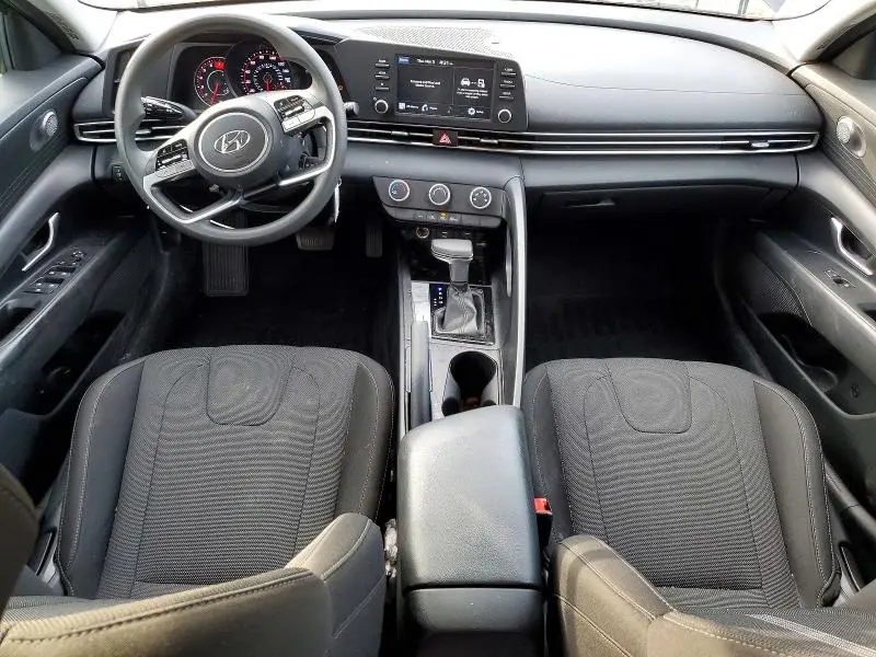 2021 HYUNDAI ELANTRA SE  