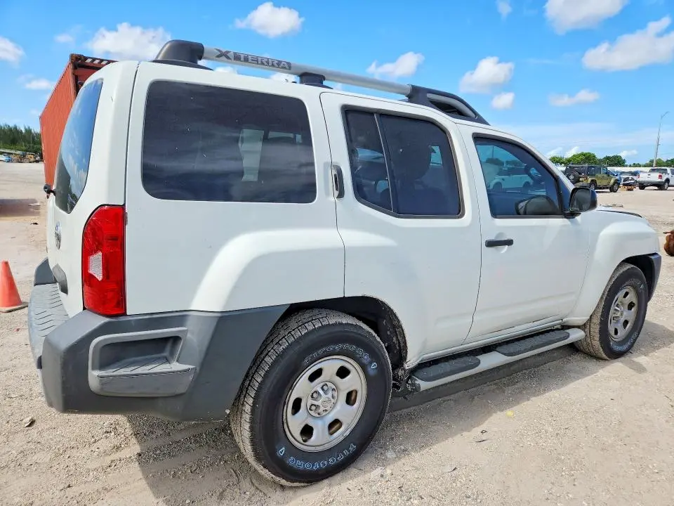 2013 NISSAN XTERRA X  