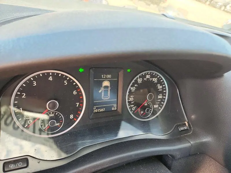 2014 VOLKSWAGEN TIGUAN S  