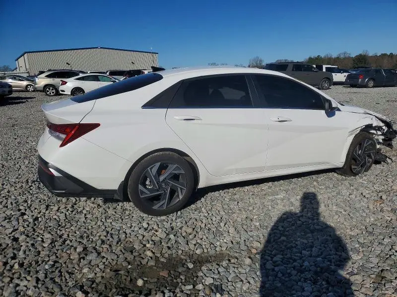 2025 HYUNDAI ELANTRA SEL  