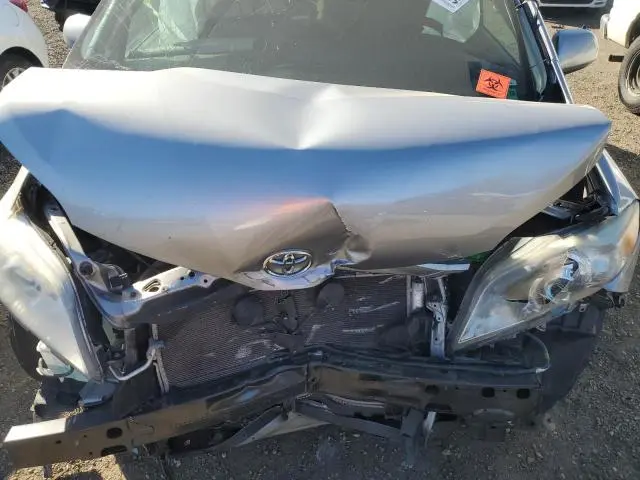 2017 TOYOTA SIENNA LE  